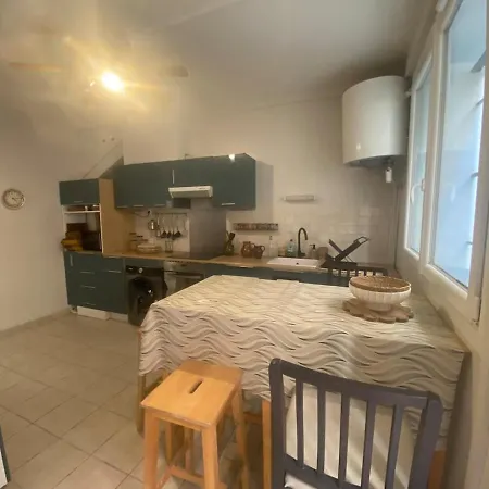 Maison De Village Spacieuse à 3km De La Hébergement de vacances
